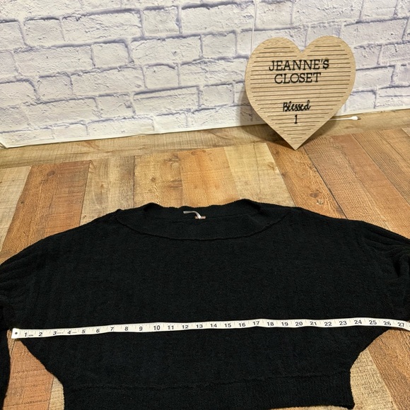 Free People | cropped fuzzy soft crewneck sweater size s - Picture 4 of 11